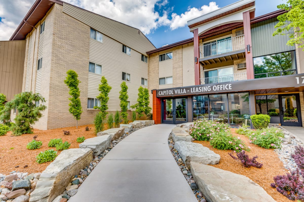 Photos and Video of Capitol Villa Apartments in East Lansing, MI